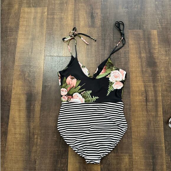 Albion Fit The Rachel One-Piece Black and Midnight Stripe Size Large - Picture 6 of 10